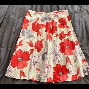 Woman’s flowered skirt Sz 8